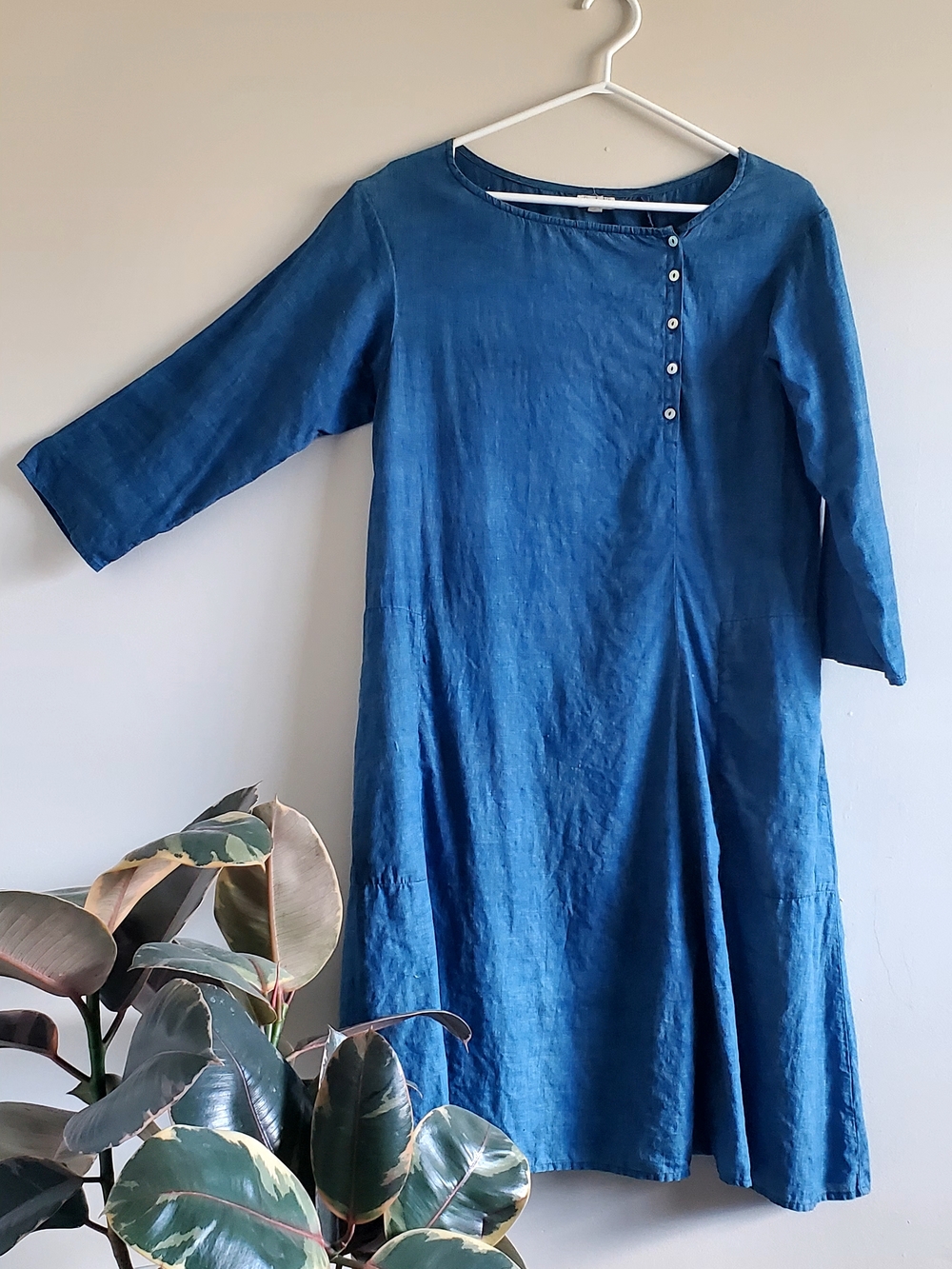 Women's Long Sleeve Indigo Linen Button-Detail Dress